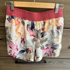 Gap Floral Women's Shorts - size small